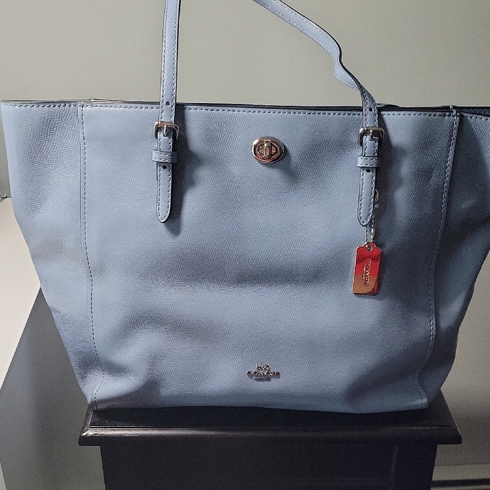 Coach Blue Tote with Structured Design and Spacious Interior